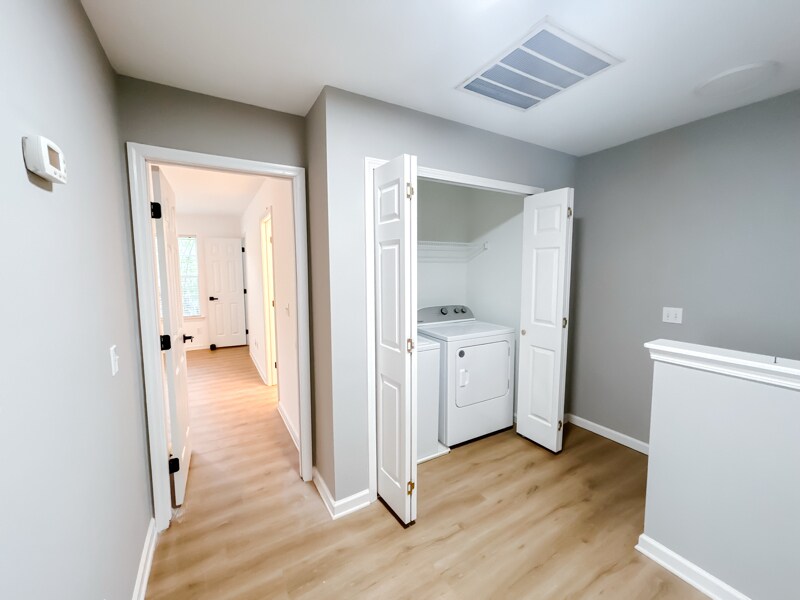 Building Photo - 215 Dillard Mill Dr
