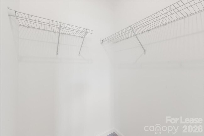 Building Photo - 204 Silver Fleet Dr