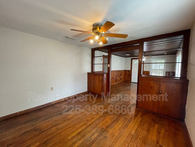 Building Photo - 3026 Balis Dr