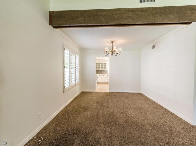 Building Photo - Beautiful 4 bed 2 bath house in Agoura Hills