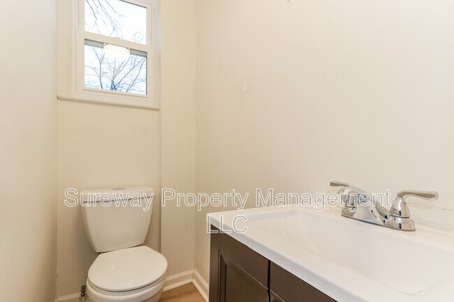 Building Photo - 922 Pitman Ave