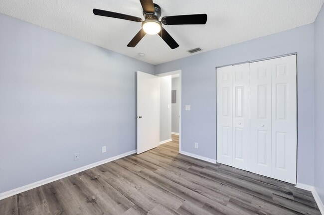 Building Photo - 1565 W 28th St