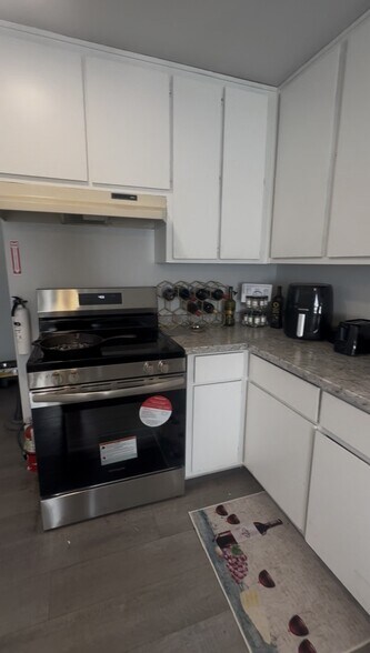 Building Photo - 1503 El Monte Ave