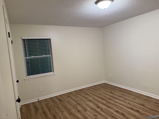 Building Photo - 3205 Delisa Cir NW
