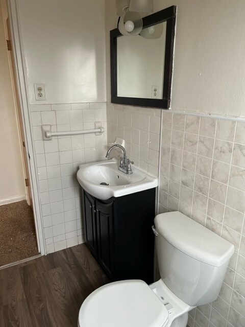 Building Photo - 550 Imo Dr