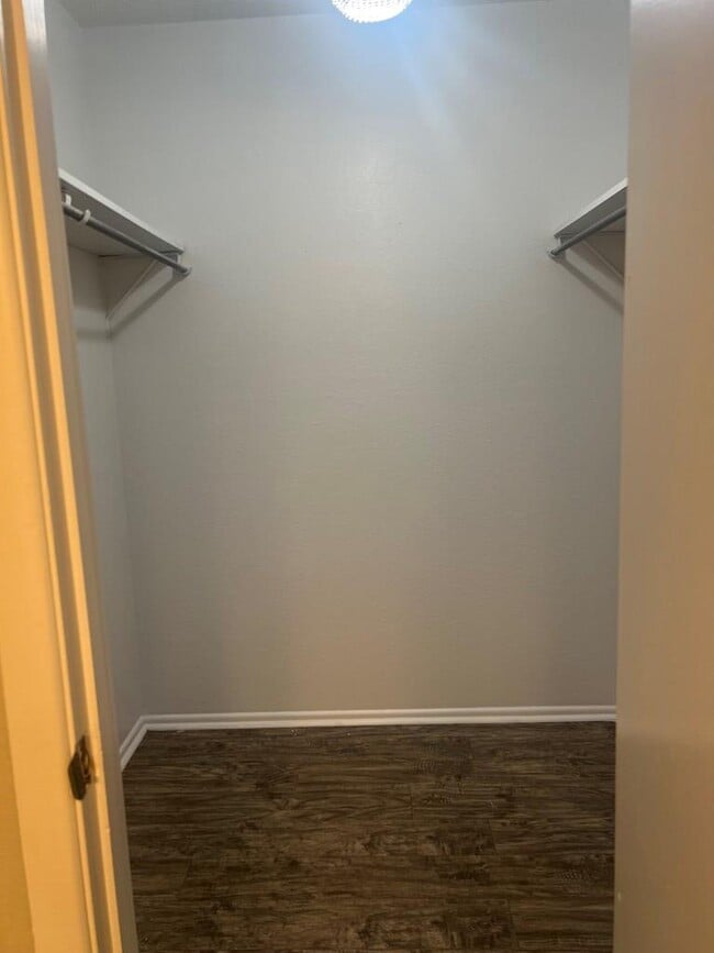 Building Photo - 1328 Tanglewood Ln