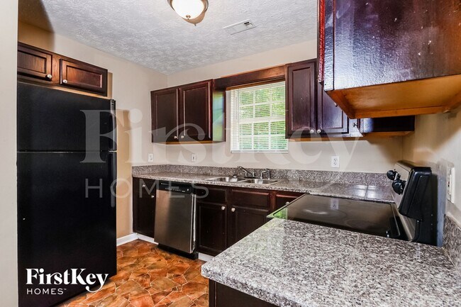 Building Photo - 175 Whitehead Dr