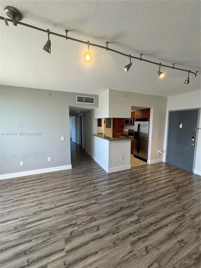 Building Photo - 36 NW 6th Ave