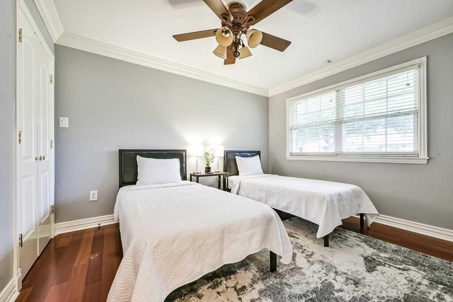 Building Photo - 9712 Long Branch Ln