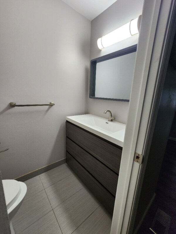 Building Photo - 648 Yale Ct