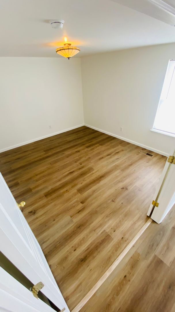 Building Photo - Gorgeous Remodeled Spacious 4 bedroom