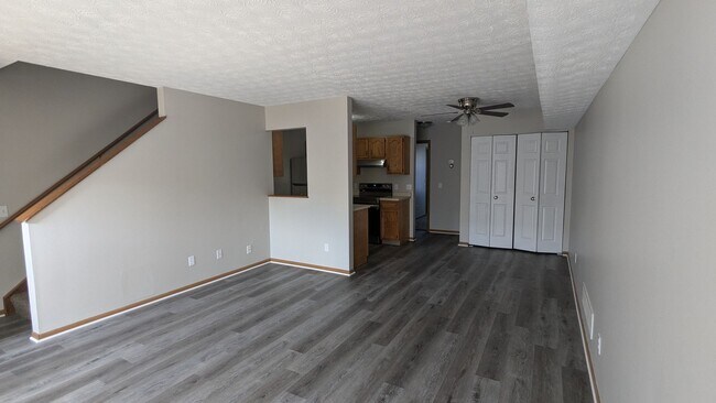 Building Photo - MN Cedar Village (861)