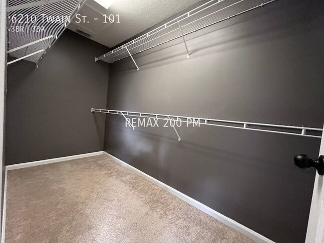 Building Photo - 6210 Twain St