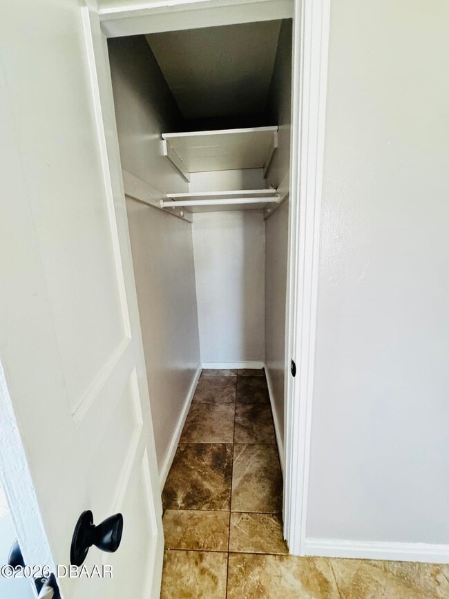 Building Photo - 391 S Halifax Dr