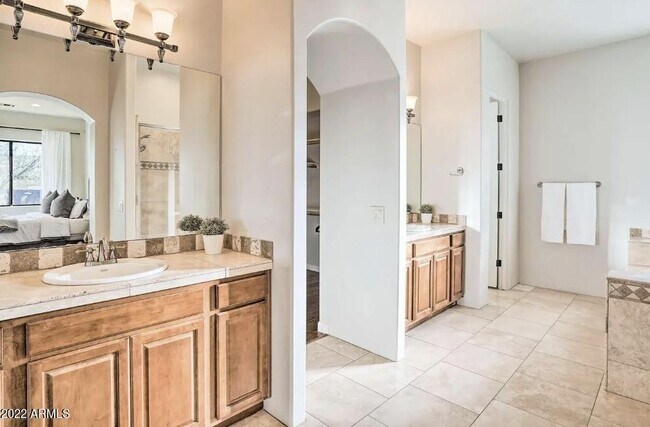 Building Photo - 13639 E Hedgehog Pl