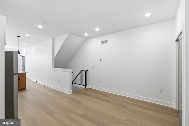 Building Photo - 2310 N Sydenham St