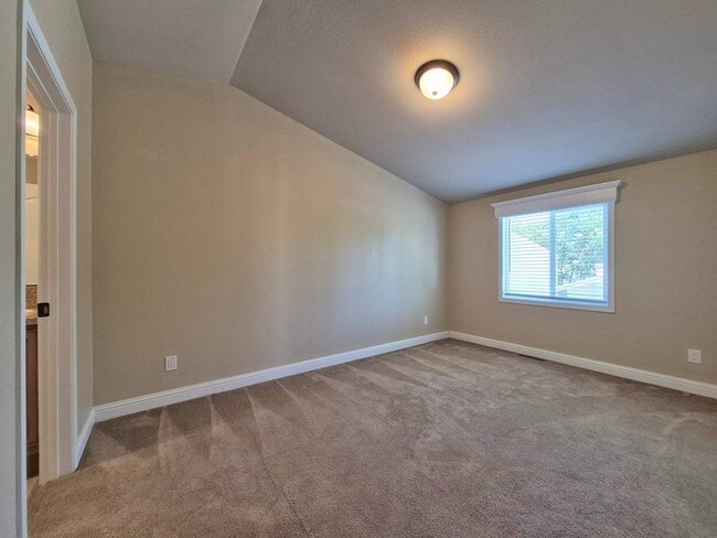 Building Photo - 970 Mountain Shadows Blvd