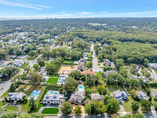 Building Photo - 13 Valley Forge Rd