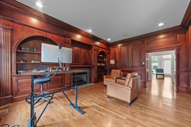 Building Photo - 450 Cox Rd