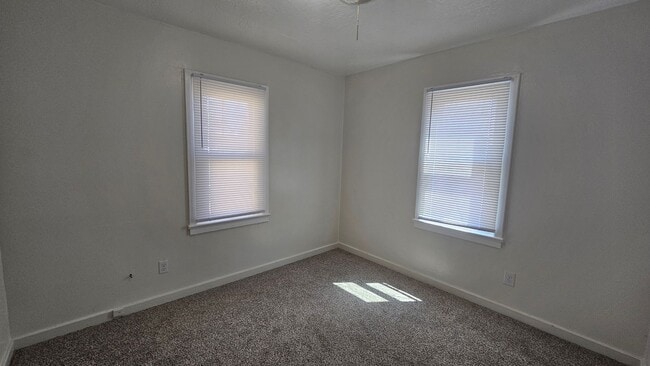 Building Photo - Beautiful Inside