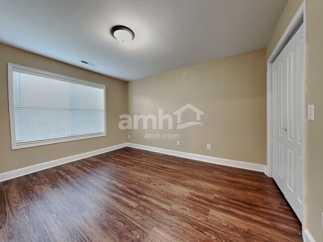 Building Photo - 6317 Stillglen Ln