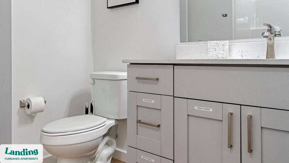 Building Photo - 650 N Main St