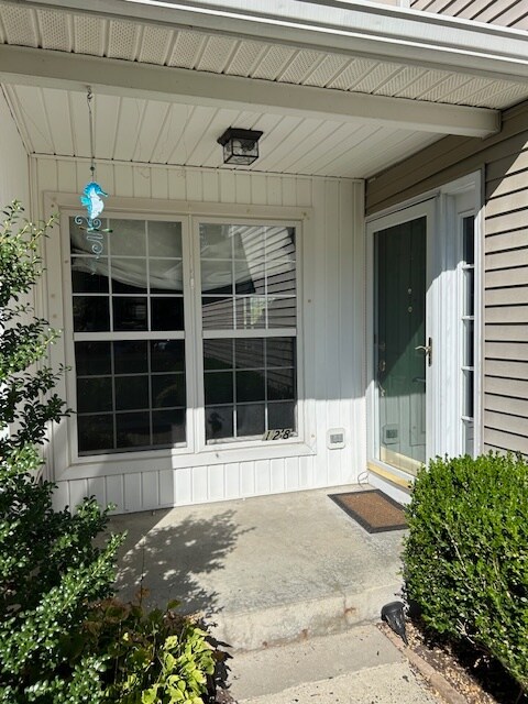 Building Photo - 128 Bellwood Ct