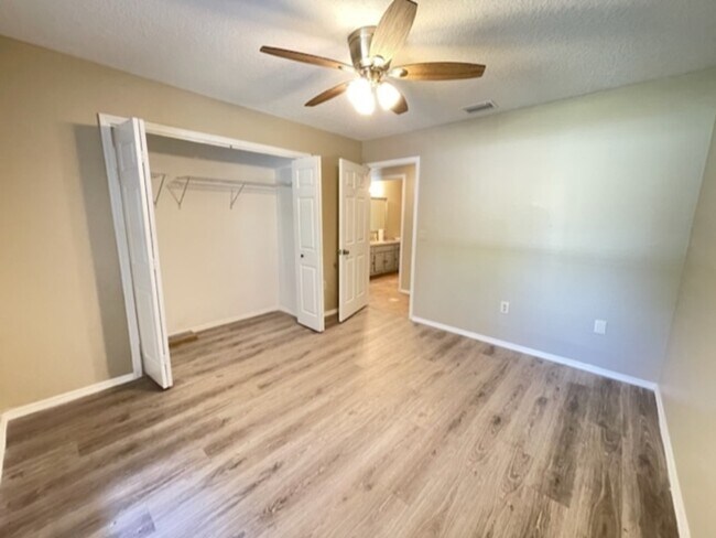 Building Photo - 9332 Trevarthon Rd