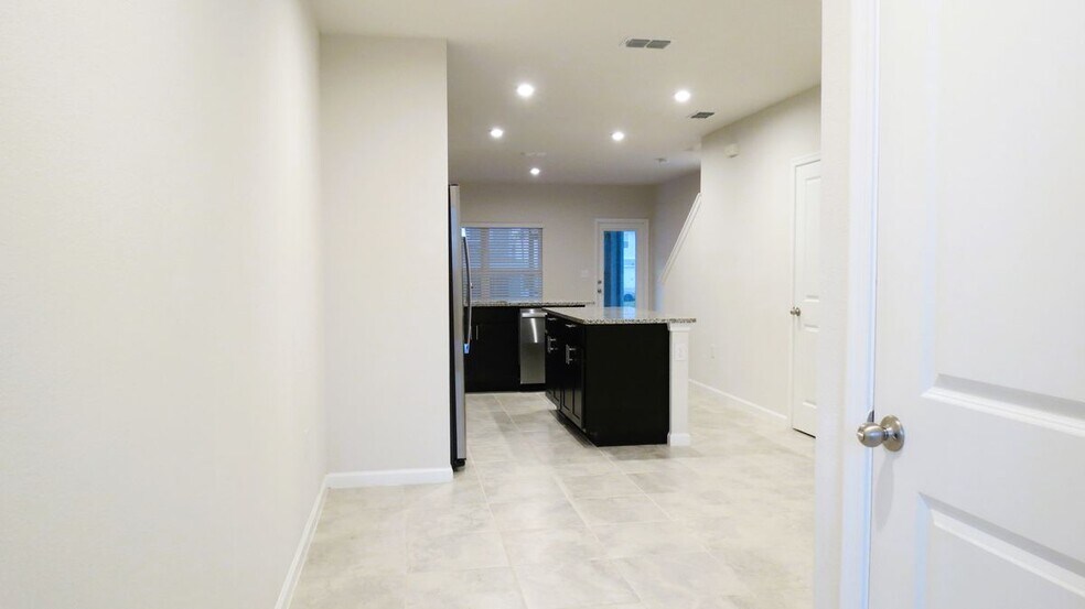 Building Photo - 271 Blueberry Ln