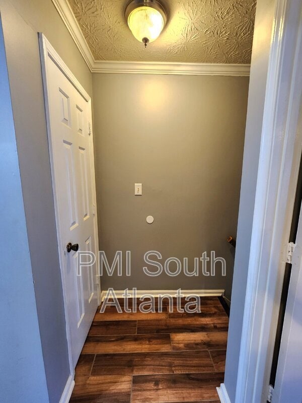 Building Photo - 143 Forrest Ave