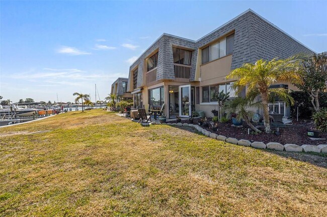 Building Photo - 1008 Apollo Beach Blvd