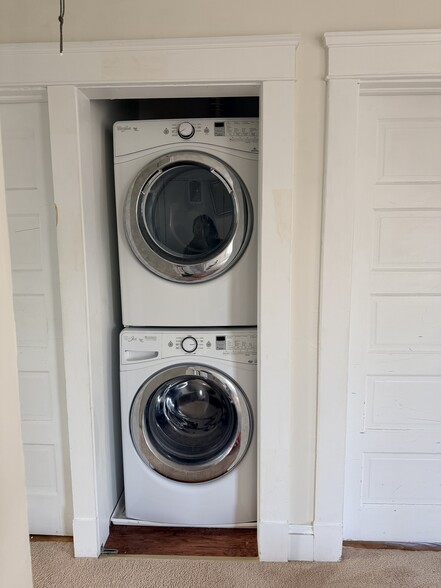 Washer/Dryer - 103 Birdsey Ave