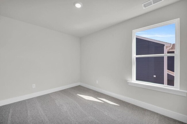 Building Photo - 121 S Grassland Rd
