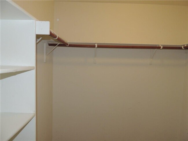 Building Photo - 315 Feathergrass Dr