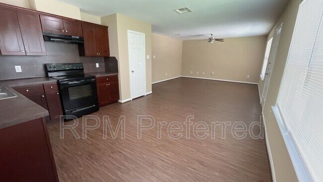 Building Photo - 8114 Record St