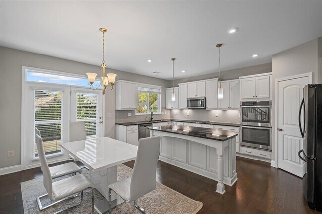 Building Photo - 5153 Elkins Ln