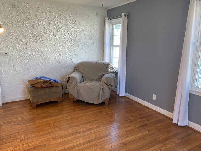 Building Photo - 3713 Busse St