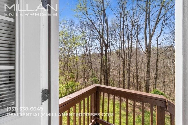 Building Photo - Great Location with Easy Access to Fort Campbell & Downtown