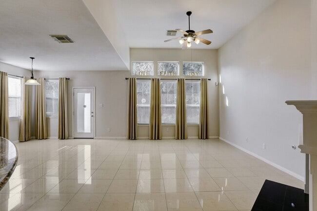 Building Photo - 16906 Bird Creek Dr