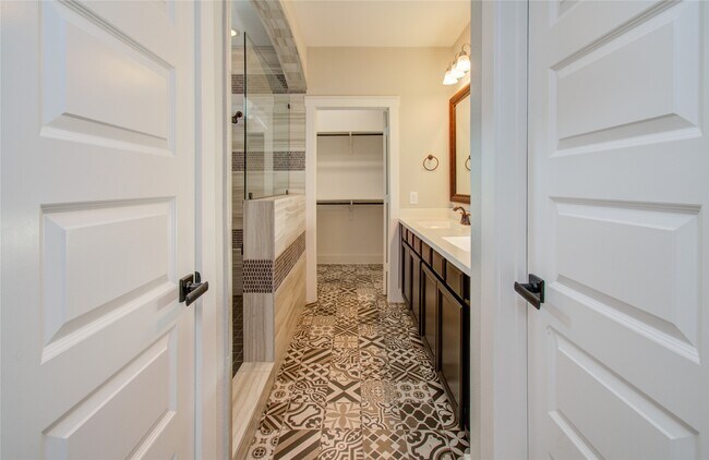 Building Photo - 18150 Moonlit River Dr