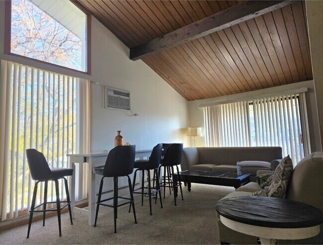 Building Photo - 6101 W 64th Pl