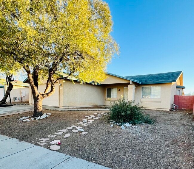 Primary Photo - FOR RENT