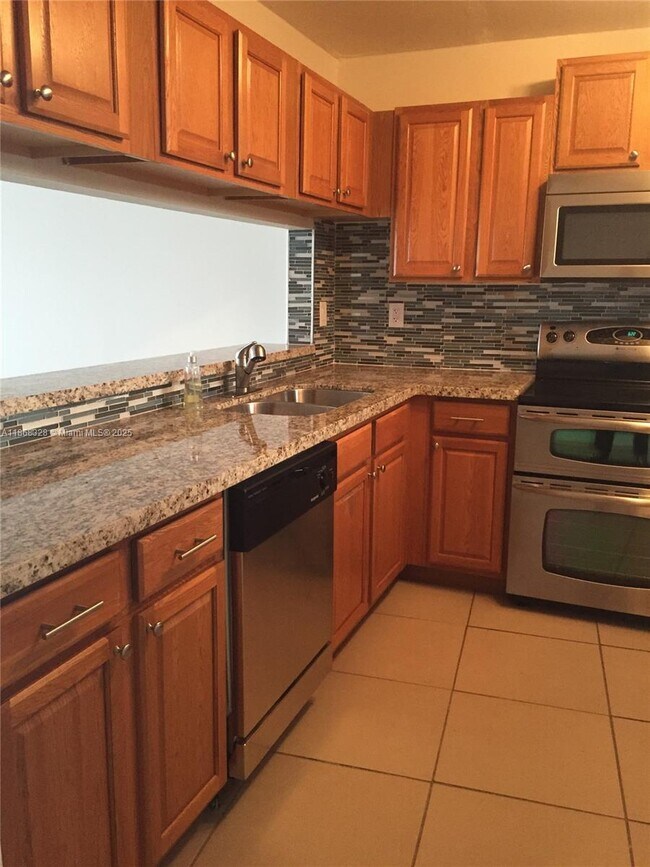 Primary Photo - 10288 NW 9th St