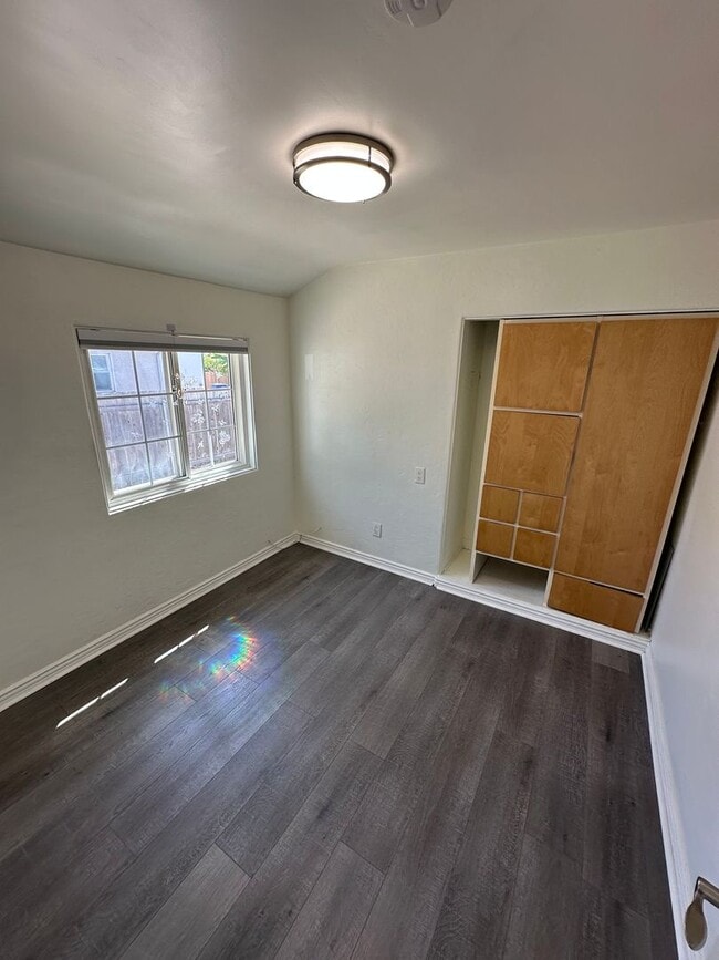 Building Photo - 522 Garfield Ave