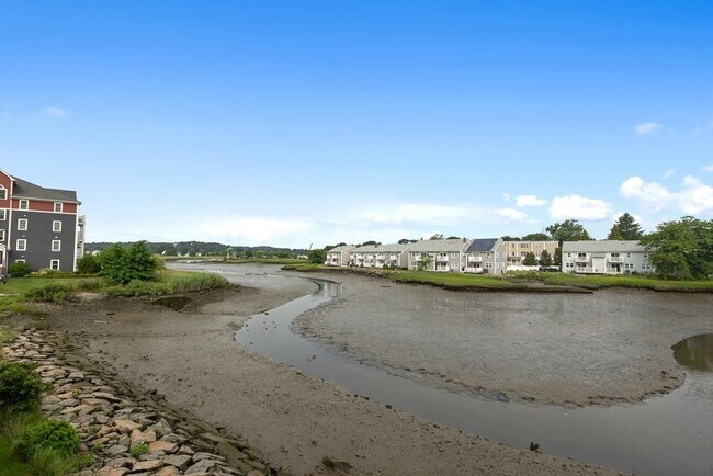 Building Photo - 37 Canal St