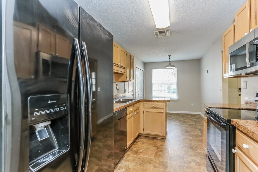 Building Photo - 1596 Trotters Bend Trail