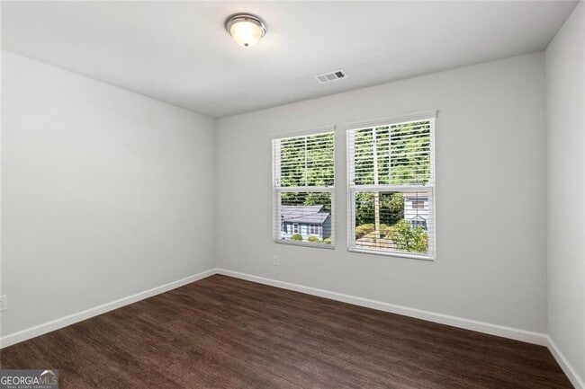 Building Photo - 1139 Lookout Ave NW