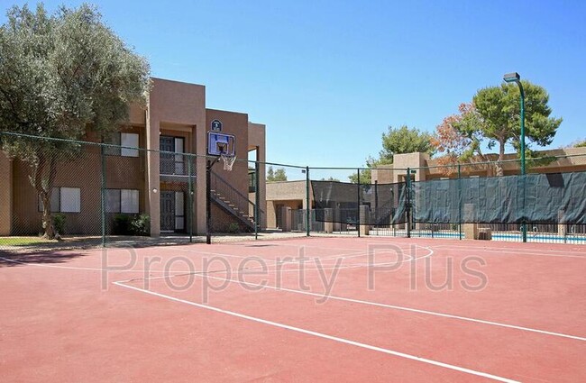 Building Photo - 3810 N Maryvale Pky