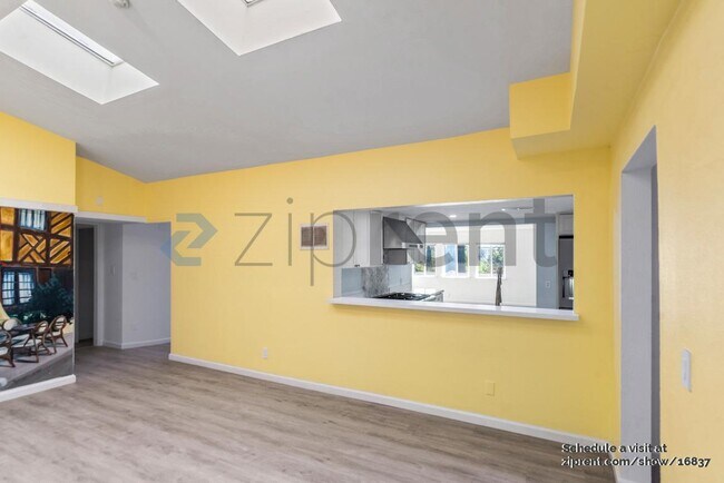 Building Photo - 1967 Solano Way