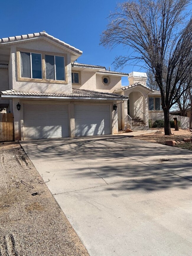 Building Photo - 4 Bedroom Home In Bloomington With RV Parking